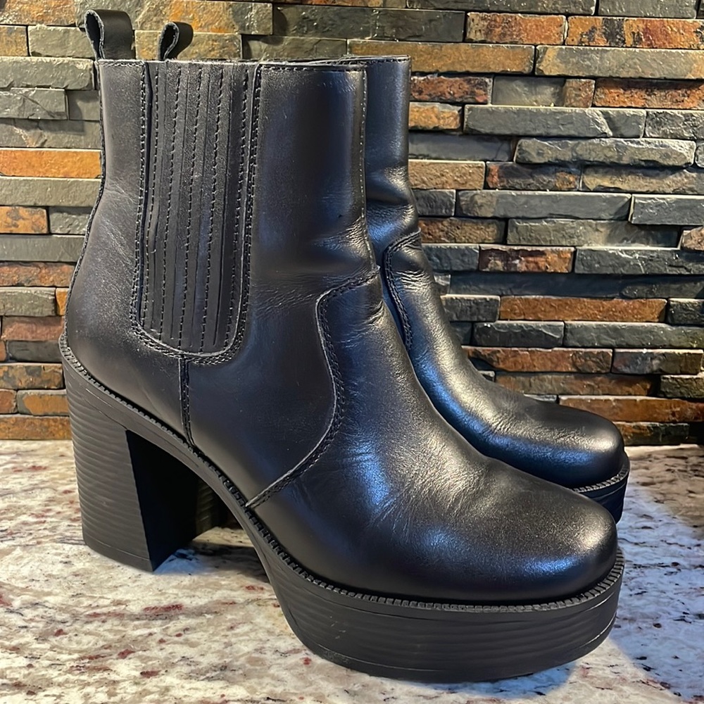 House of Harlow 1960 Black Ankle Boots